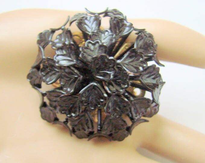 Vintage Textured Bold Black Enamel Dome Cluster Brooch / Leaf Motifs / Goldtone Filigree / Vintage Jewelry / Jewellery