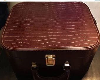 ON SALE - Vintage Square Shaped Alligator Print Brownish Reddish Train Make Up Case Overnight Luggage
