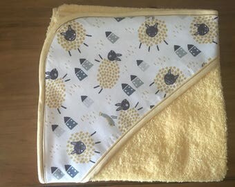Output or bath sponge baby cap.