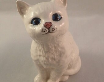 royal doulton white cat