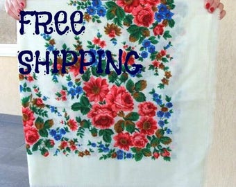 White shawl White scarf Ukrainian shawl Vintage scarf Wool Shawl Babushka scarf Floral scarf Shawl Scarf Chale Russe Gift for her