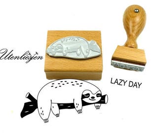 Holzstempel Mit Faultier & Teddy Motiv – Ca. 34 X 38 Mm Abdruck, Aus Lackiertem Buchenholz