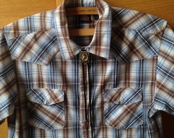 Men's Wrangler Western Shirt in Blue and Brown Plaid. Short Sleeve Western Shirt.