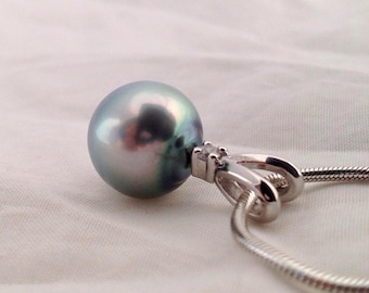 Free Shipping! Tahitian South Sea Pearl 13.4mm AA+ set on a 925 Sterling Silver Pendant & Necklace