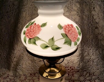 Vintage three-setting electric Hurricane Lamp