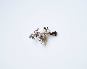 Vintage Brooch / Vintage Silver Dog with Shoe Pin / Silver Pin / Dog Brooch / Scottie Dog Brooch / Vintage Scottie Dog Pin Brooch Silver