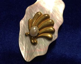 MIRIAM HASKELL SHELL Brooch