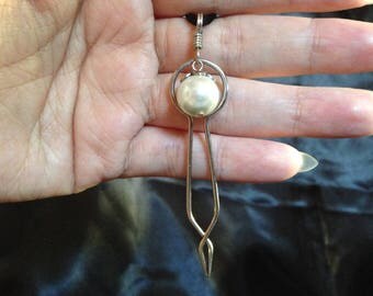 Roach Clip Pendant Necklace ~ Offwhite Pearl ~ Spring Action Functional Jewelry