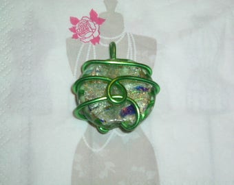 Puck green molten glass and silver/aluminum wire, powder Green