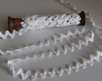 lace Ribbon white zigzag, braid width 1.5 cm for sale by the yard