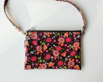 Clutch with detachable shoulder strap