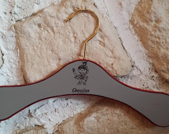 Cintre bois décoré thème chevalier