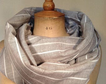 Spécia fête : écharpe, cheich, foulard en lin et polyester, beige, lignes blanches et légèrement rosé