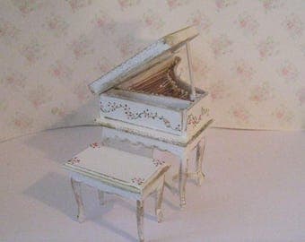 Dollshouse Piano, small baby grand, Tiny grand piano,, , shabby chic white, dollhouse miniature, twelfth scale, music room