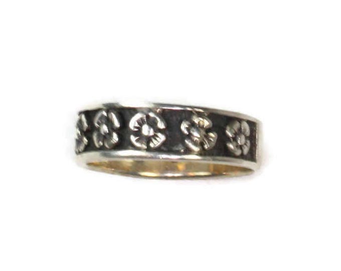Floral Design Ring Oxidized Background Sterling Vintage Size 8.5