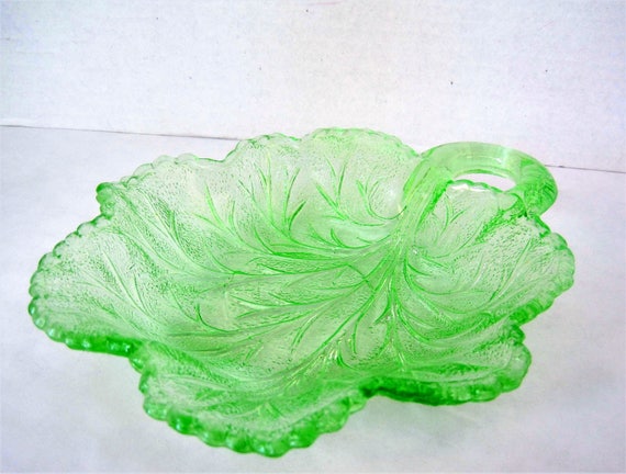 Green Depression Glass - Leaf Shape - Candy Dish - Curved Stem Handle - Collecti ble Glass