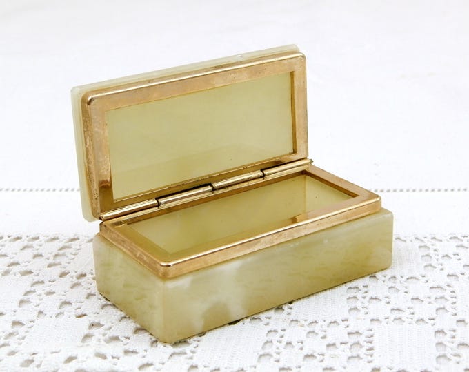 Small Vintage Mid Century Pale Green Onyx Trinket Hinged Box, 1970s Retro Agate Stone Ring Box with Gold Colored Fixtures, Cute Old Box