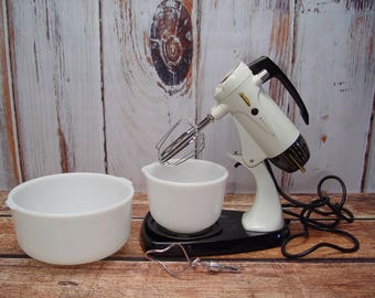 Sunbeam Mixmaster 12 Speed Electric Kitchen Mixer, Stand Mixer, Hand Mixer, Vintage Kitchen