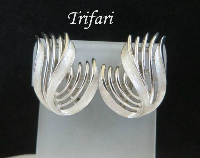 Trifari Leaf Earrings, Vintage Silver Tone Upswept Leaf Clip ons Signed Crown Trifari Jewelry, Gift Boxed