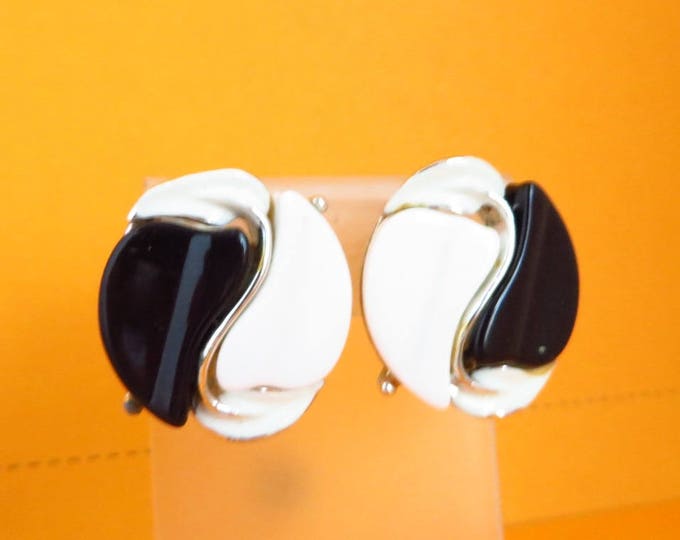 Black & White Thermoset Earrings - Vintage Silver Tone Clip-on Earrings, Gift for Her