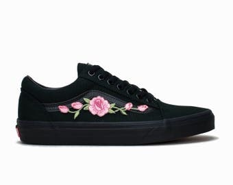 chaussure vans avec des rose rouge chaussure vans avec des rose rouge
