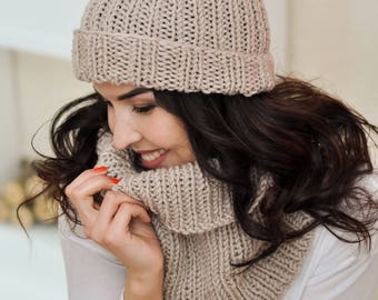Knitted scarf Snood hooded scarf Women scarf Beige scarf Knit beanie scarf Ladies scarves Handmade scarf Knit scarf Circle scarf Loop scarf
