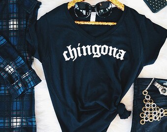 Chingona Old English Los Angeles Print V-Neck Graphic T-Shirt