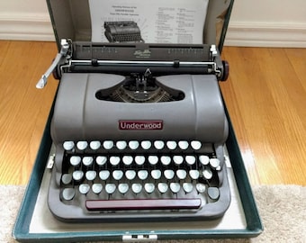 Gray and Maroon Underwood Deluxe Manual Portable Typewriter and Travel Case Finger Flite Universal made in Canada metal 1950 Working Order