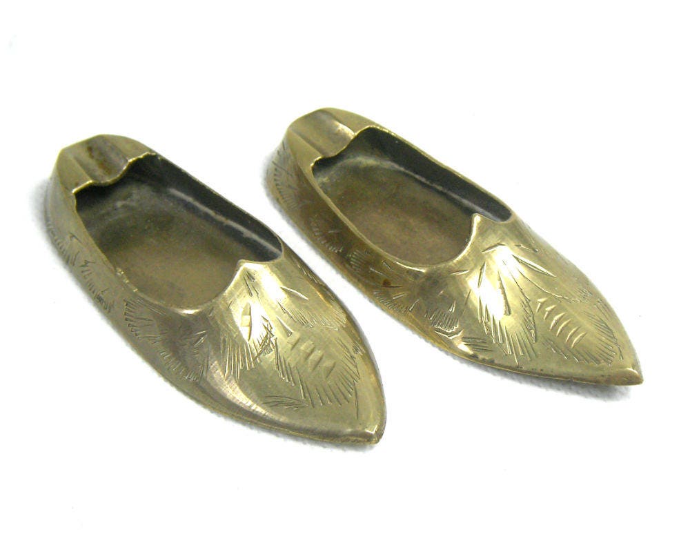 Vintage Brass Indian Shoes/Indian Brass Ashtray/Shoe