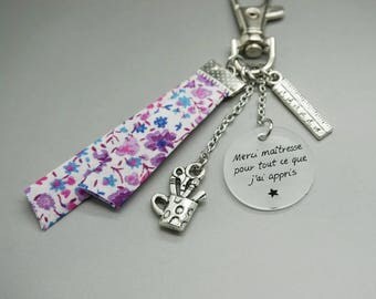 porte clé liberty cabochon "Merci Maîtresse pour tout ce que j'ai appris" crayon règle- cadeau scolaire personnalisable