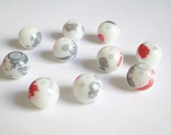 10 speckled grey and Red 12mm white glass beads