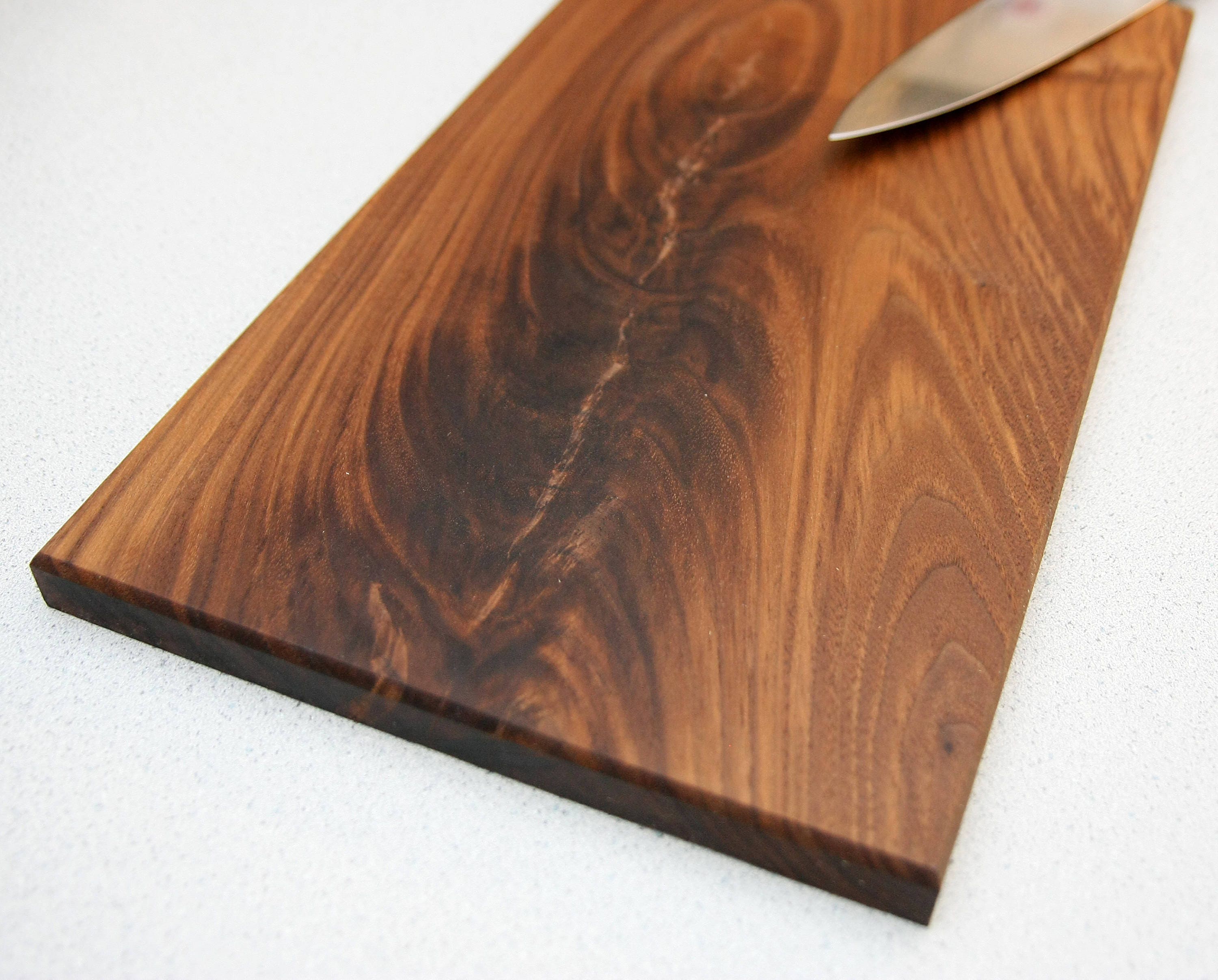 Incredible Grain Pattern Walnut FaceGrain Cutting Board for