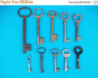 ON SALE Keys//Antique Keys//Old Keys//Vintage Keys//Antique Skeleton Keys//Skeleton Keys//Antique French Keys//Found And Flogged