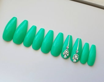 Summer mint press on nails - Swarovski rhinestones Accent nails - Handcrafted fake nails - Coffin Stiletto Almond Oval Round