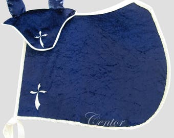 For horse and pony rugs and hat set