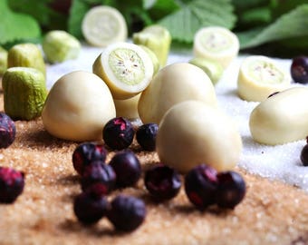 Dragée,ACTINIDIA BERRIES,80g/2.82oz covered with white chocolate--Anniversary-Birthday-Business gift-Mother day-Christmas-New Year gift