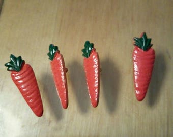 set of four buttons form carrot orange and green metal, new, 3 cm