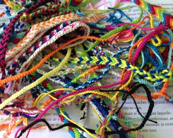 CUSTOMIZABLE COLOR AND PATTERN BRACELET