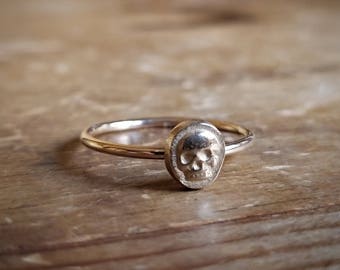 14K Ring Skull Ring Rose Gold Ring Halloween Ring Stacking Ring Stackable Rings Tiny Skull Ring Womens Gift for Her 14K Memento Mori Jewelry