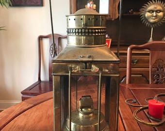 Antique BRITISH MAKE Oil Lamp