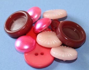 15% OFF - 12 Vintage Reds Pinks Button Various Sizes