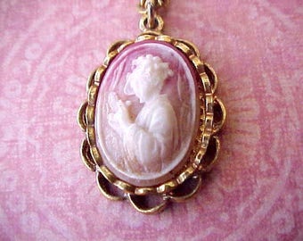 Pretty Little Vintage Costume Jewelry Cameo Necklace