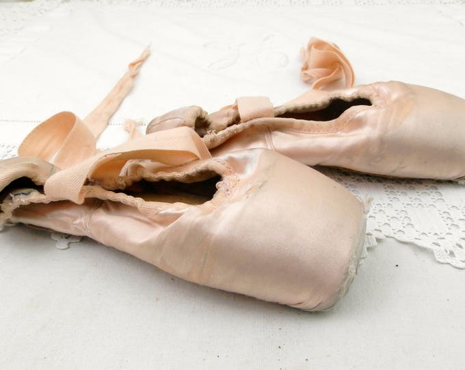 Vintage Pink Satin Girls Pointe Ballet Shoes with Ribbons, Worn Shabby Ballerina Costume Shoe by Bloch Size 4 with Leather Sole