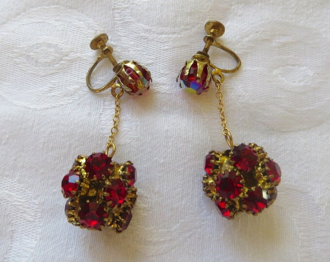 Red Rhinestone Drop Earrings, Vintage Screw back Earrings, Rhinestone Jewelry, 1960s