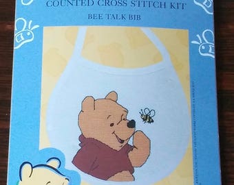 P Is For Pooh Cross Stitch Kit Von LEISURE ARTS – Kreuzstich-Set Mit Winnie Pooh Motiv