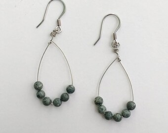 Loop dangle earrings