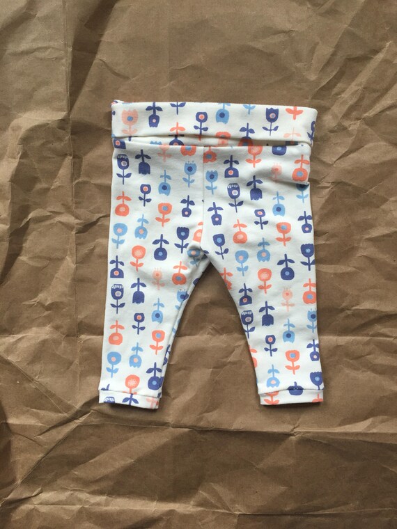 Baby girl leggings. Baby girl floral leggings. Inblue print