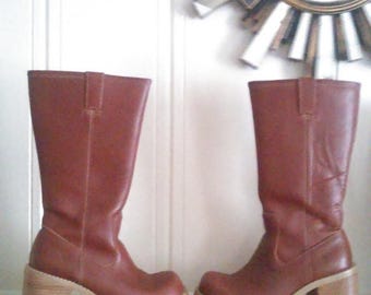CHRISTMAS in JULY SALE Vintage Frye Dorian Brown Leather MId Calf Platform Boots / Mod /Women's Size 6 Us / Chunky Heel Boots / Retro / Vint
