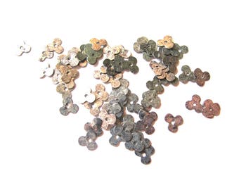 30 FLOWER METAL BEADS SILVER ANTIQUED 8 MM