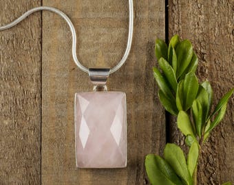 rose quartz jewelry image download